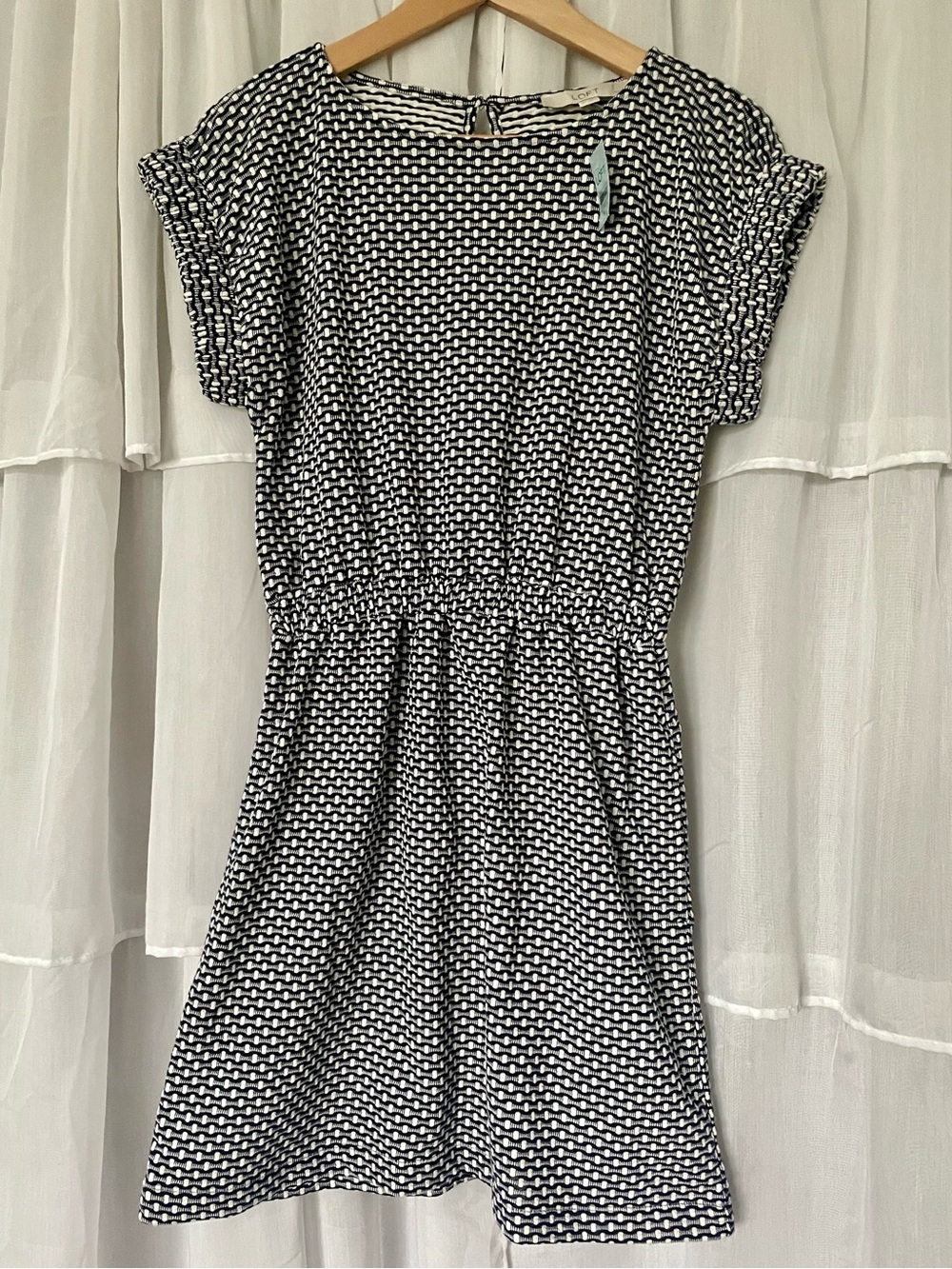 NWT Blue and White Patterned Short Sleeve Knit Dress XS Petite